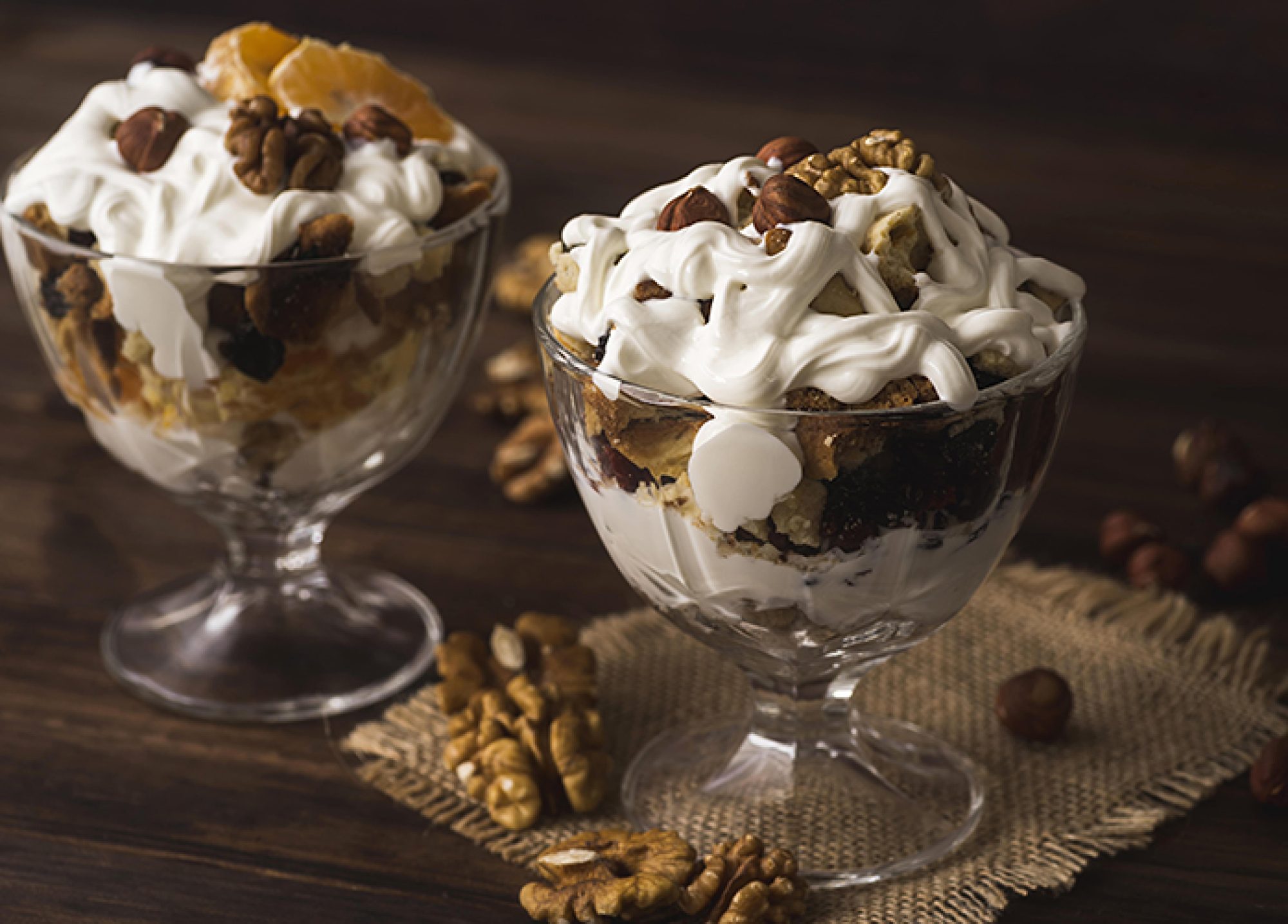 close-up-delicious-ice-cream-with-syrup-min